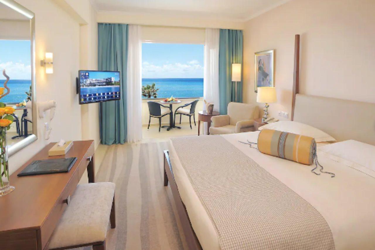 Alexander The Great Beach Hotel Paphos Exterior photo