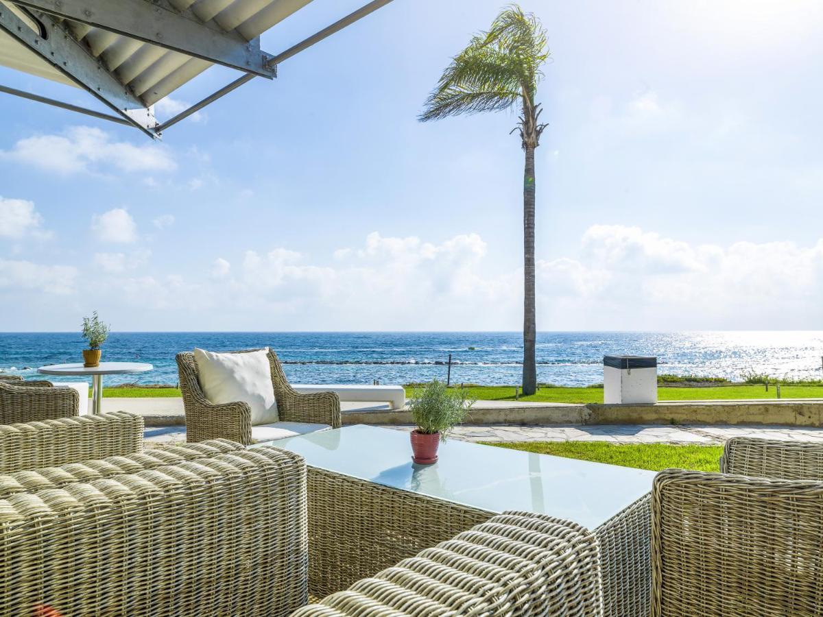 Alexander The Great Beach Hotel Paphos Exterior photo