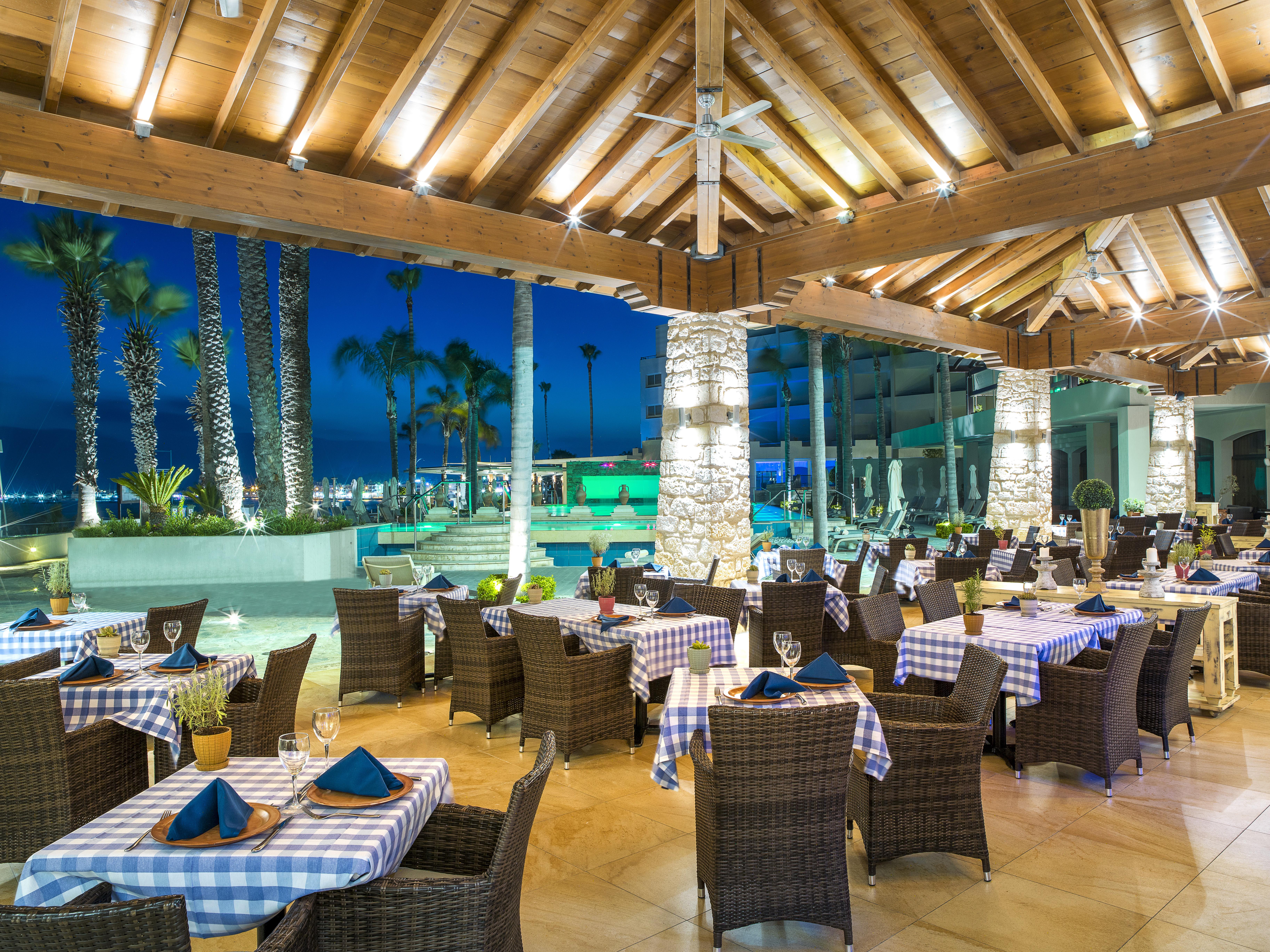 Alexander The Great Beach Hotel Paphos Exterior photo