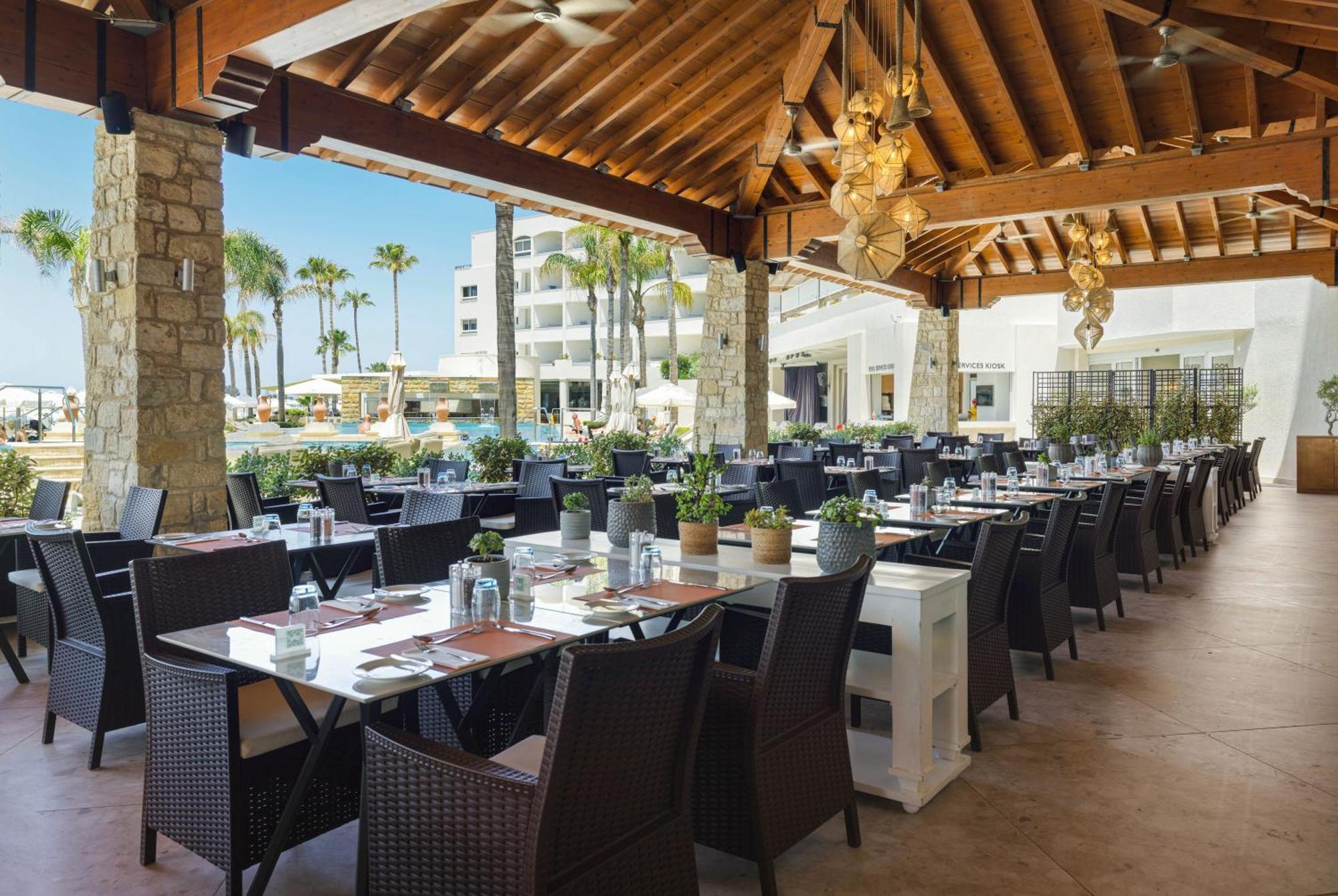 Alexander The Great Beach Hotel Paphos Exterior photo